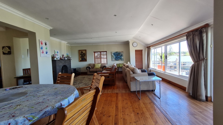 4 Bedroom Property for Sale in Linkside Western Cape